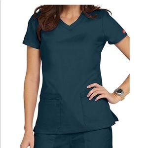 Dickies EDS Signature V-neck Scrub Top